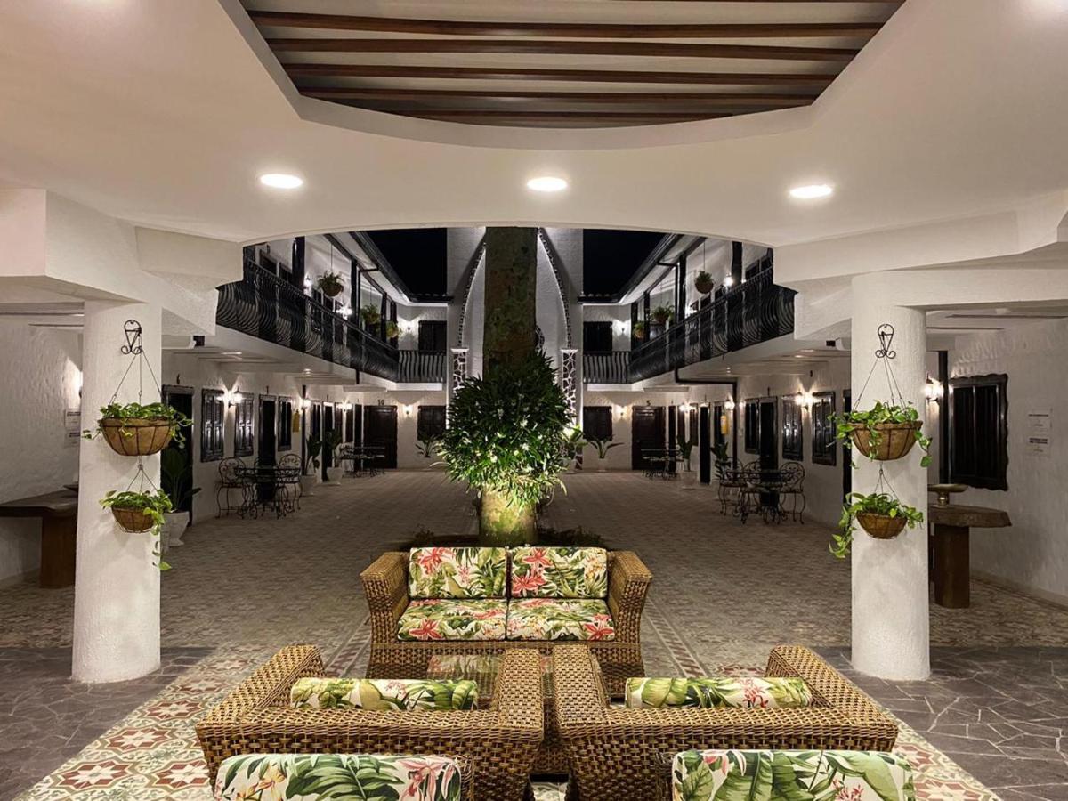 Casa Hotel Las Orquideas ซีร์กาเซีย ภายนอก รูปภาพ
