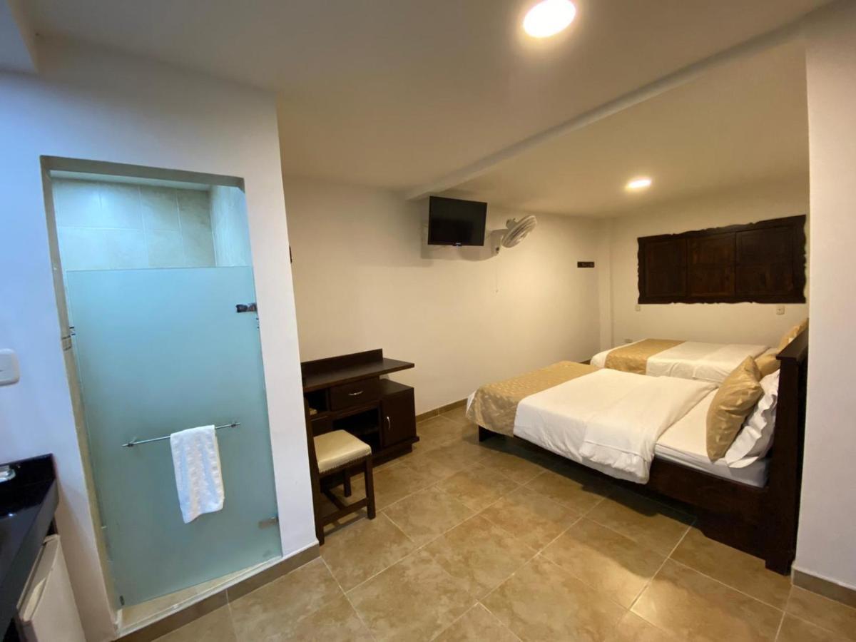 Casa Hotel Las Orquideas ซีร์กาเซีย ภายนอก รูปภาพ