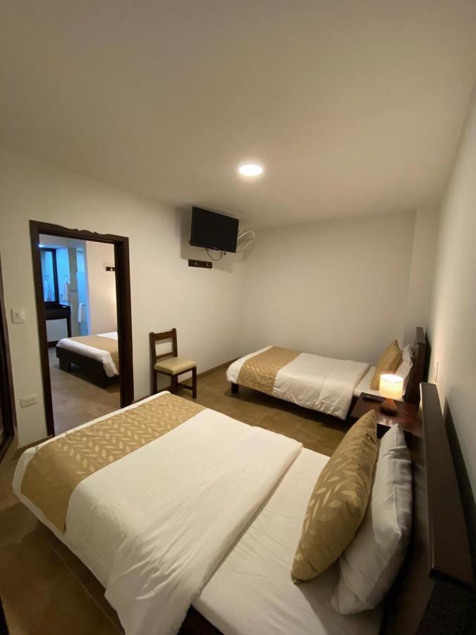 Casa Hotel Las Orquideas ซีร์กาเซีย ภายนอก รูปภาพ