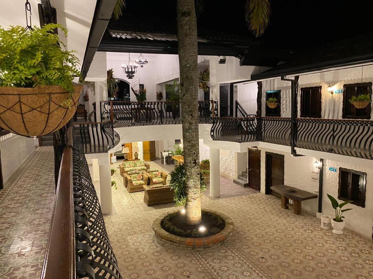 Casa Hotel Las Orquideas ซีร์กาเซีย ภายนอก รูปภาพ