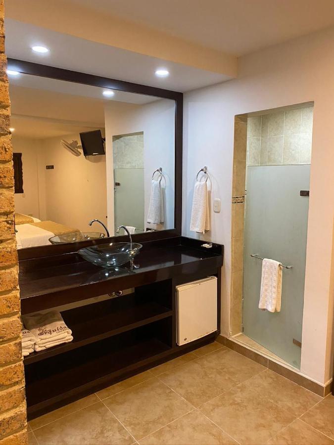 Casa Hotel Las Orquideas ซีร์กาเซีย ภายนอก รูปภาพ
