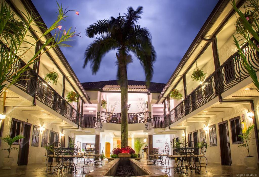 Casa Hotel Las Orquideas ซีร์กาเซีย ภายนอก รูปภาพ