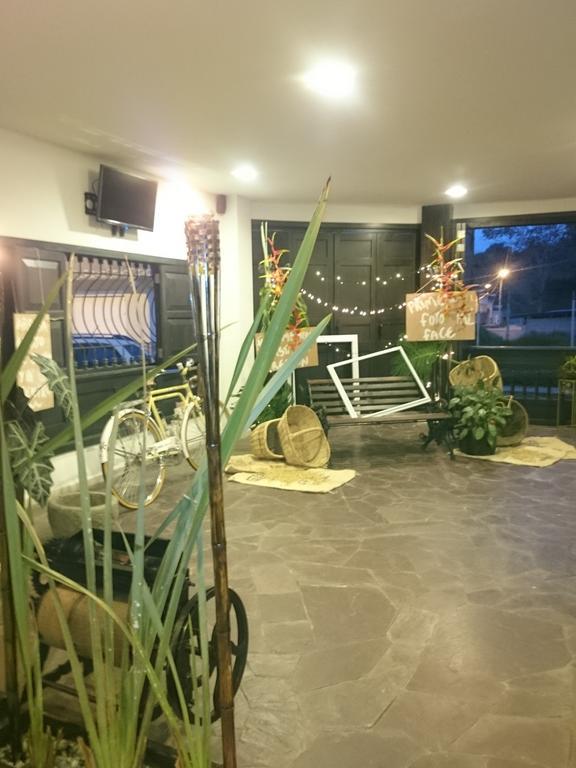Casa Hotel Las Orquideas ซีร์กาเซีย ภายนอก รูปภาพ