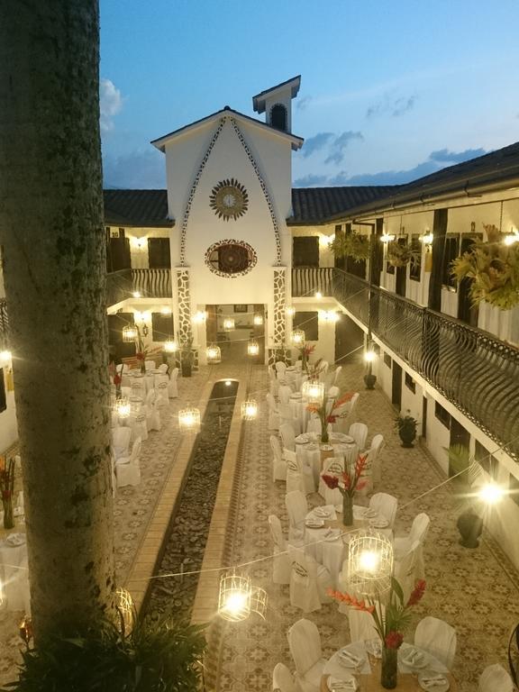 Casa Hotel Las Orquideas ซีร์กาเซีย ภายนอก รูปภาพ