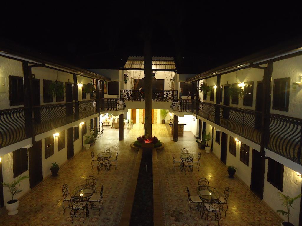 Casa Hotel Las Orquideas ซีร์กาเซีย ภายนอก รูปภาพ
